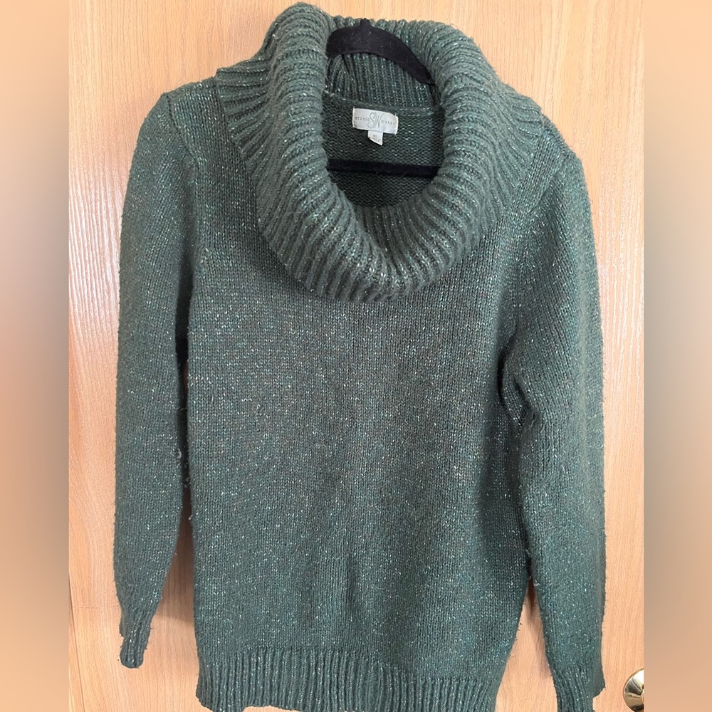 Cowl-neck dark green multicolored sweater